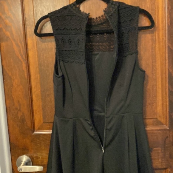 Francesca’s Sleeveless Dress With Lace Detail NWT - Picture 5 of 5